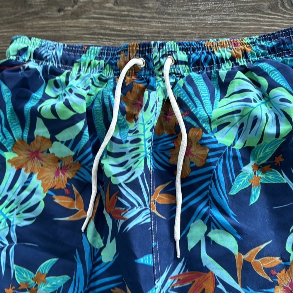 Men’s Swim Trunks - Picture 4 of 6